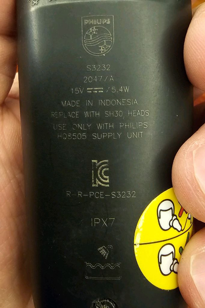 (배송비포함) 필립스 3000 시리즈 전기면도기 (뚜껑버튼만 고장)--4