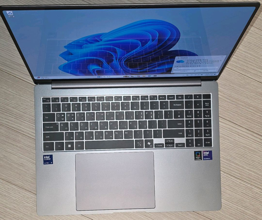 갤럭시 북5 Pro 40.6cm Ultra5 RAM 32GB/SSD 512GB (NT960XHZ) 이미지