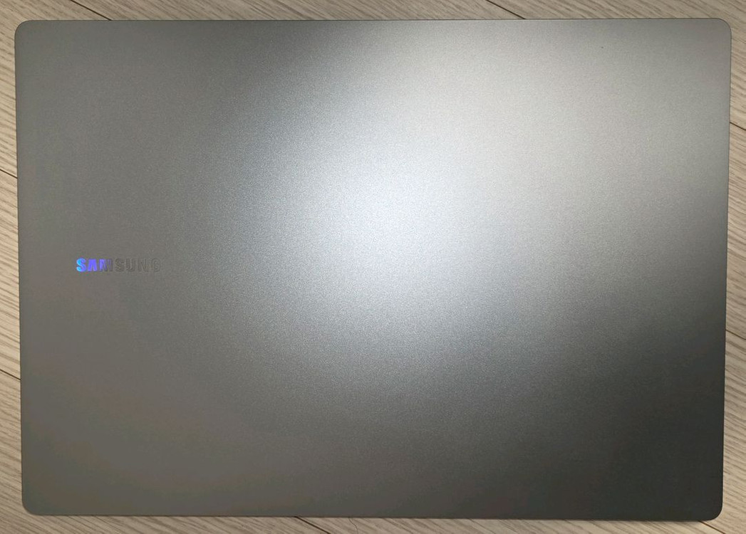 갤럭시 북5 Pro 40.6cm Ultra5 RAM 32GB/SSD 512GB (NT960XHZ) 이미지