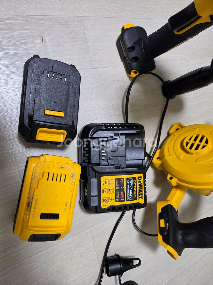 디월트 무선 폴리셔 광택기 송풍기--1