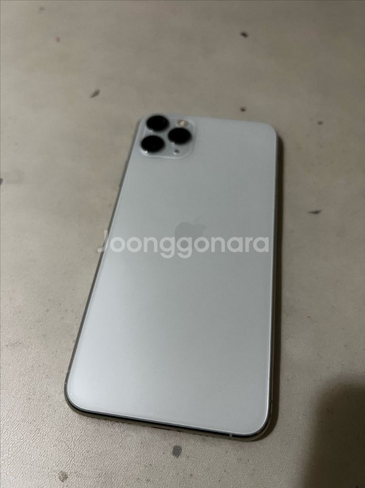 아이폰11 프로맥스 64GB 판매합니다.--1