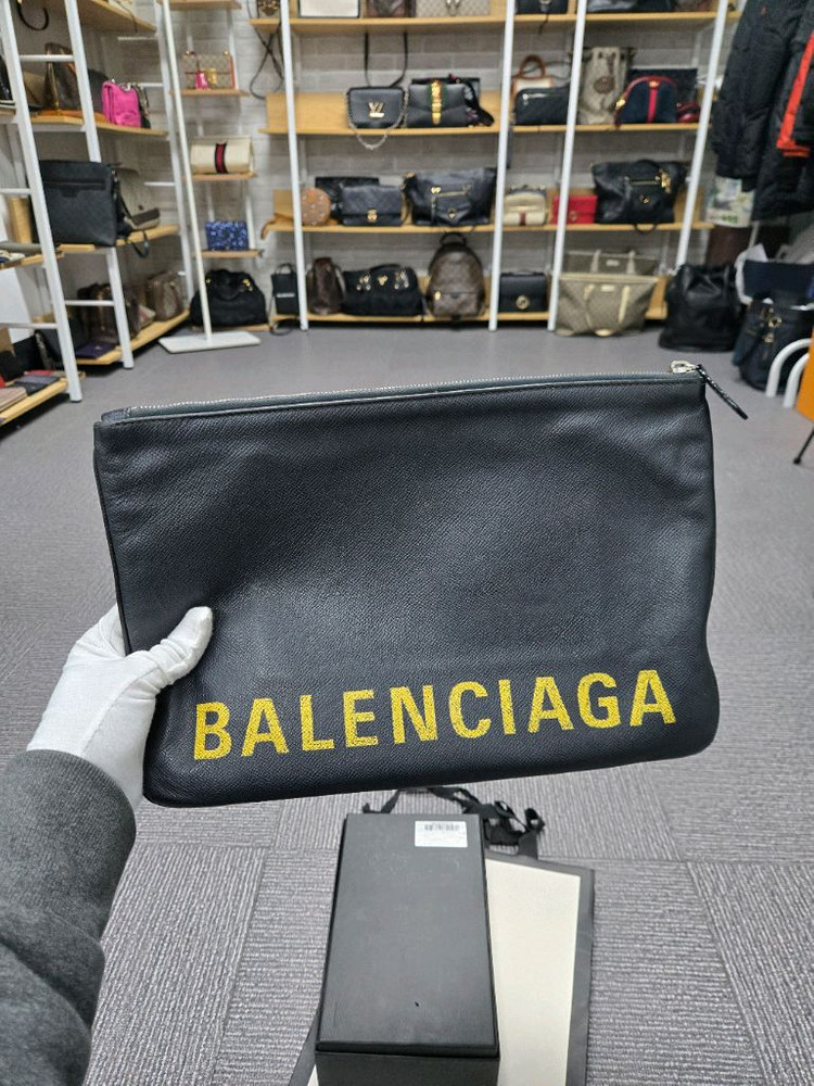 [특가][정품]발렌시아가 로고 클러치백--1