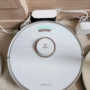 로보락 S7 로봇청소기. 충전도크,설명서 포함.