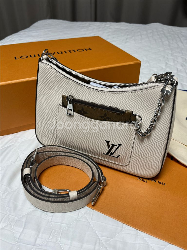 실착용없음 정품 루이비통 마렐 에피 미니백 화이트 M80688--2