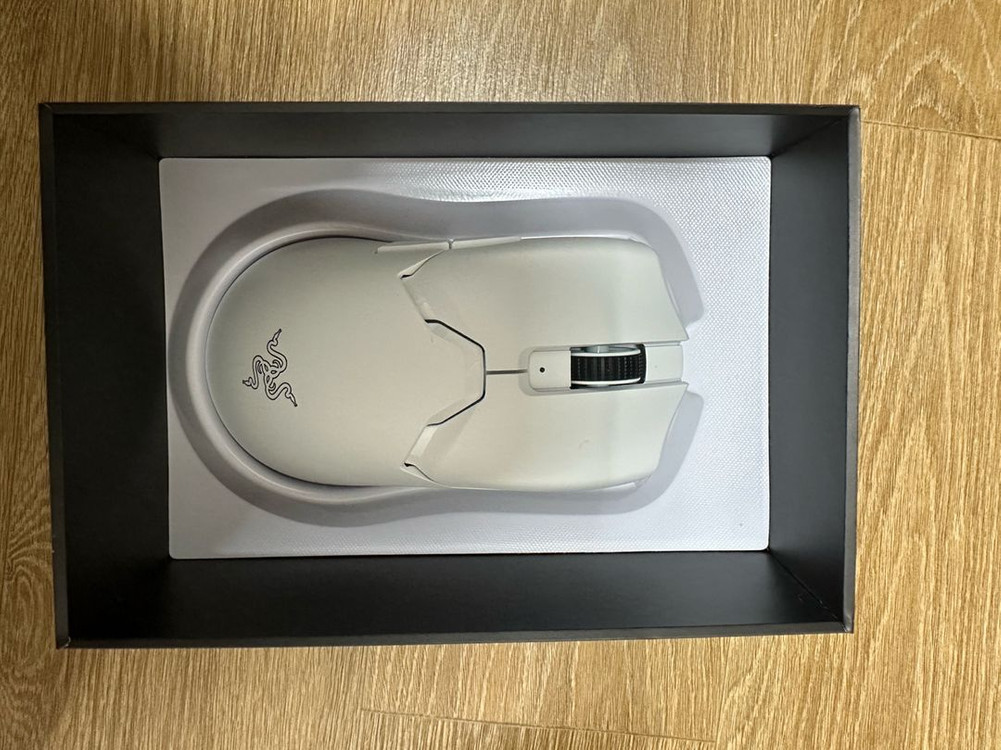 레이저 바이퍼 pro v2 화이트 팝니다 풀박스--1