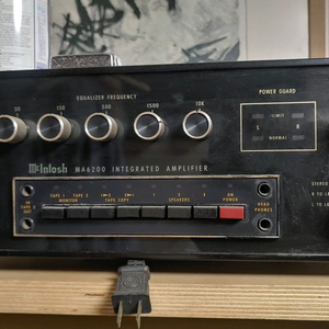 맥킨토시 MA6200 인티앰프