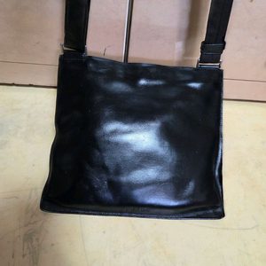 프라다 정품 럭셔리 레더 크로스백