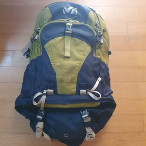 새 것과 같은 밀레 32리터 등산배낭 택배비 포함 2만8천원