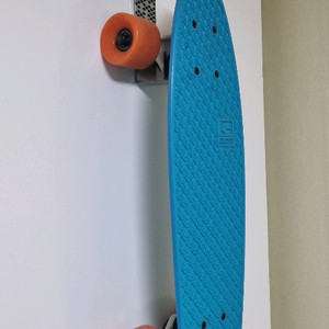 글로브 반탐 23인치 미니크루저 스케이트보드 페니거치대