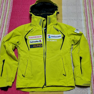 데상트 스키 자켓 팝니다.