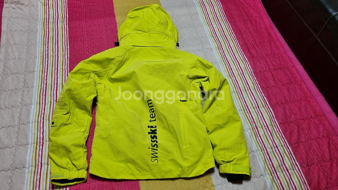 데상트 스키 자켓 팝니다.--1