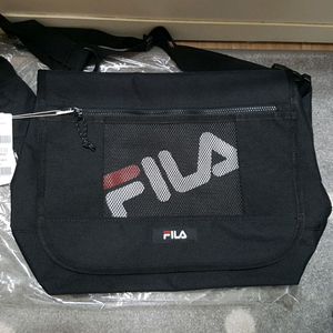 휠라 메신저백 새제품 만5천원