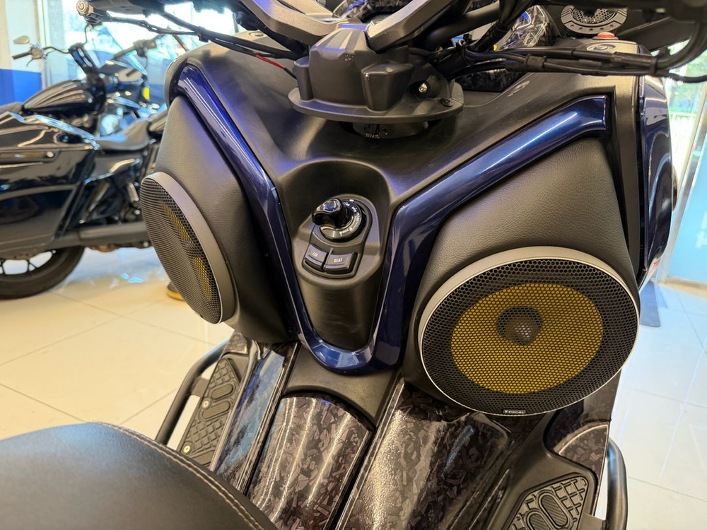 23년식 야마하 Xmax 스피커 랩핑 풀튜닝 이미지