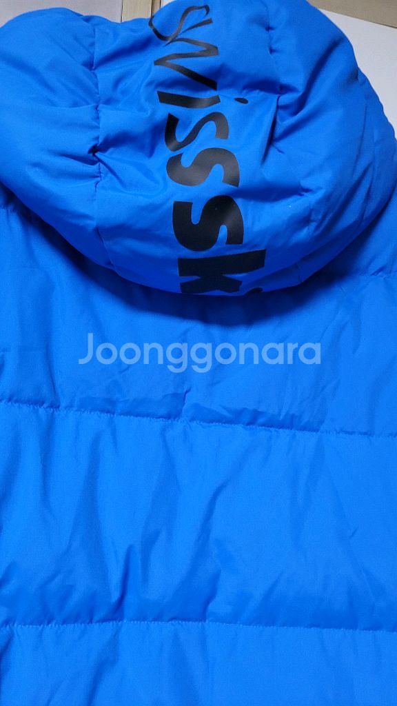 데상트 아우디 롱패딩 M사이즈, 파란색입니다 새것처럼 상태 좋아요.- 충전재는 오리털 80%와 깃털 20%--4