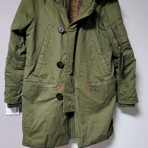 카이아크만 N3B 야상 S사이즈입니다- 올리브 그린 색상입니다- 가볍고 따뜻하게 입을 수 있습니다털 천연모피