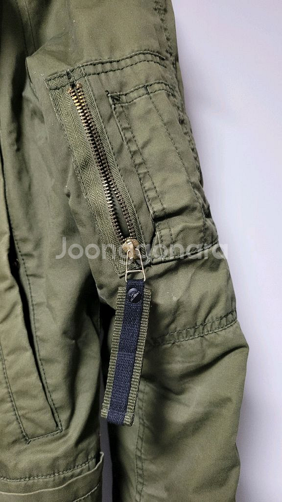 카이아크만 N3B 야상 S사이즈입니다- 올리브 그린 색상입니다- 가볍고 따뜻하게 입을 수 있습니다털 천연모피--1