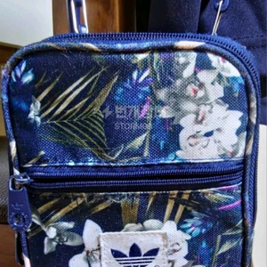 아디다스 오리지널스 플로럴 크로스백