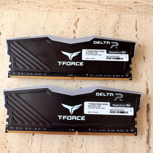 DDR4 8GB 메모리 2개 세트 이미지