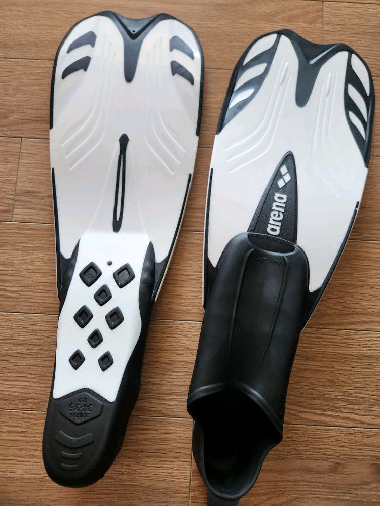 아레나 여성용 수영장갑--2