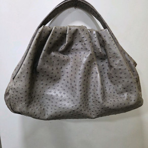 르베이지 타조가죽 토트백