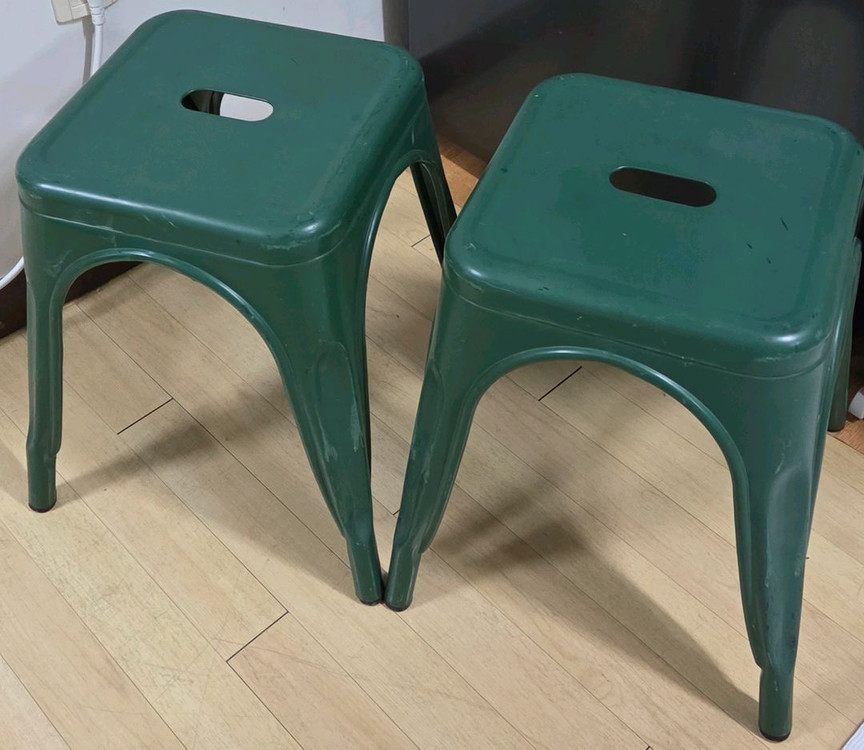 공릉동)업소용 철제의자 2개 일괄 직거래만--3