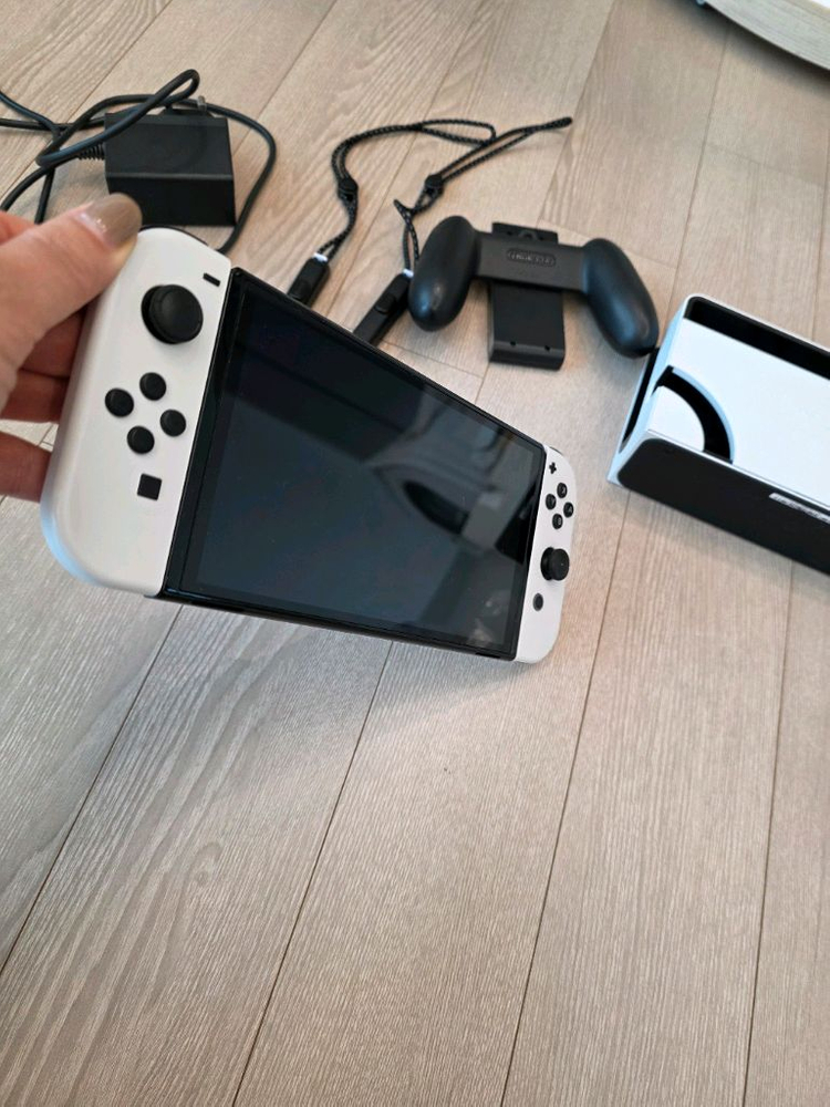 닌텐도 스위치 OLED 화이트 마리오카트8--1