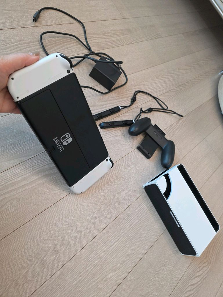 닌텐도 스위치 OLED 화이트 마리오카트8--2