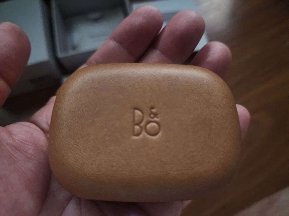 뱅앤올룹슨 일레븐 실버 이미지