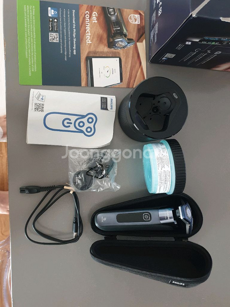 필립스 시리즈7000 전기면도기 세트--1