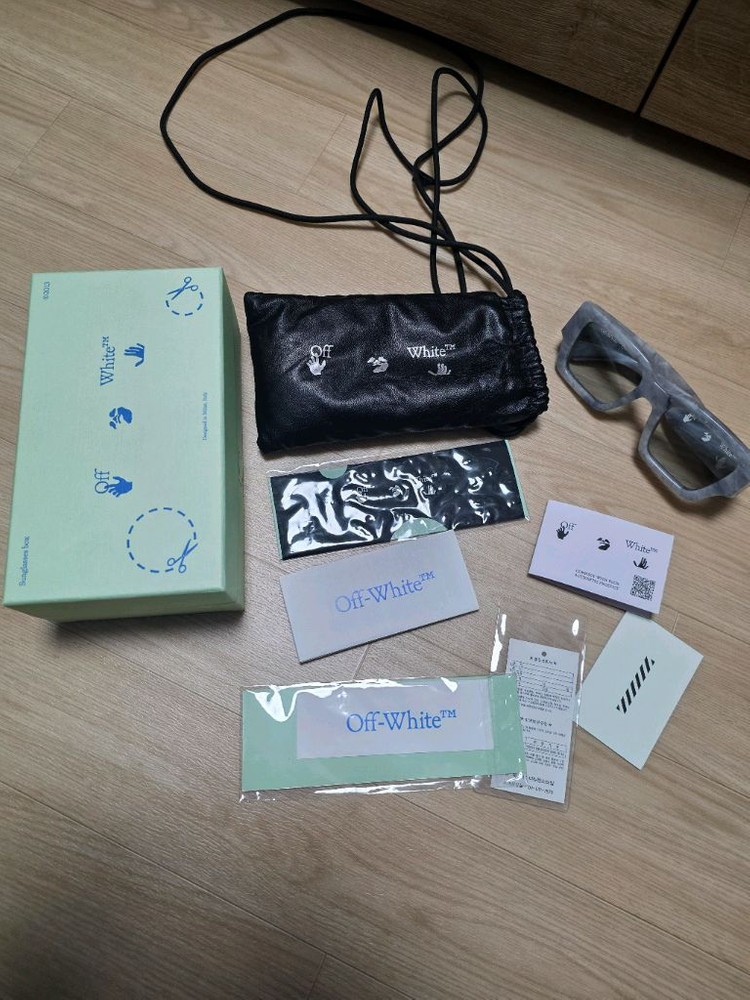 오프화이트 선글라스--1
