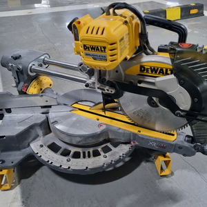 디월트 dcs727 충전 각도절단기