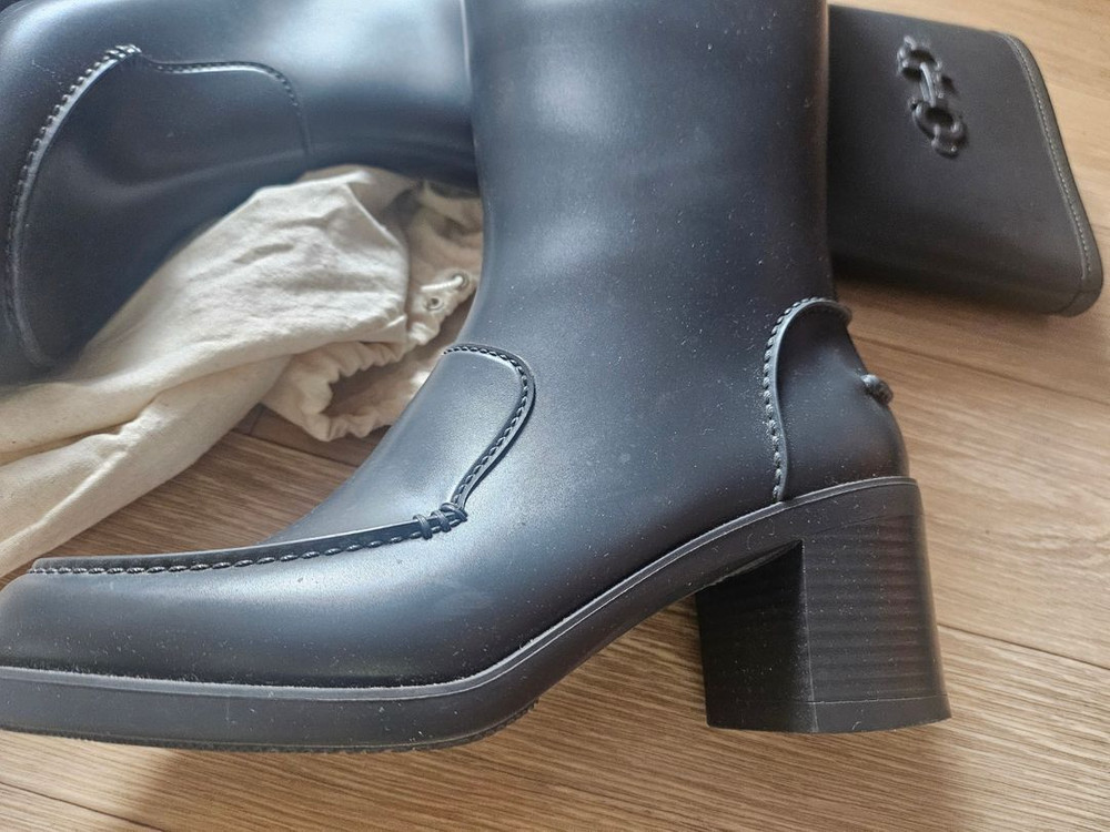 살바토레 페라가모 레인부츠 이미지