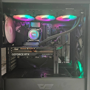 본체 4070ti / i7-13700 고성능 판매합니다