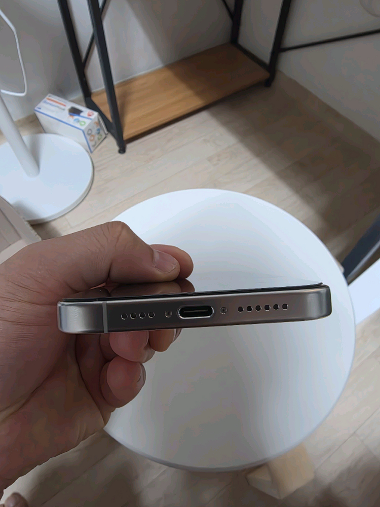 S급 아이폰 15프로맥스 화이트 256기가--3