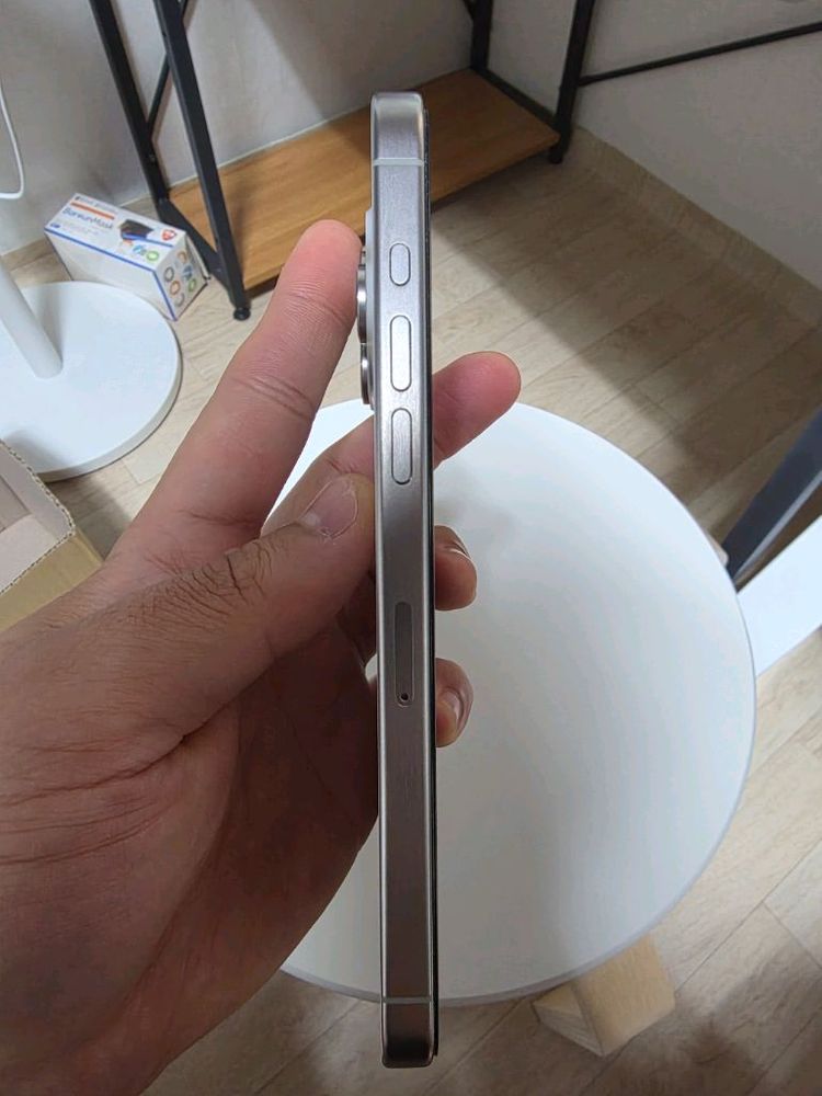 S급 아이폰 15프로맥스 화이트 256기가--4