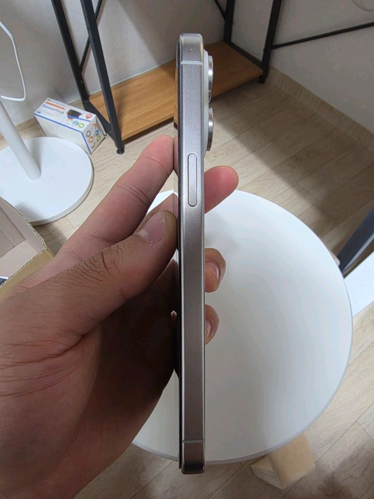 S급 아이폰 15프로맥스 화이트 256기가--5