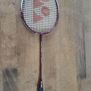배드민턴 라켓 요넥스 카보넥스 8200 라이트 판매합니다