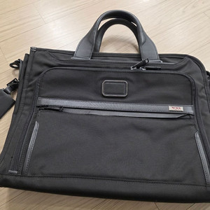 투미 알파3 슬림 디럭스 포트폴리오