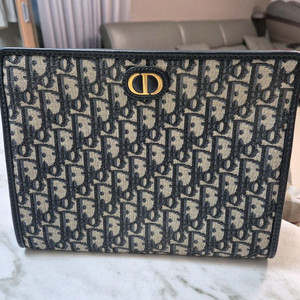 디올 클러치 오블리크 몽테인30 클러치 팔아요