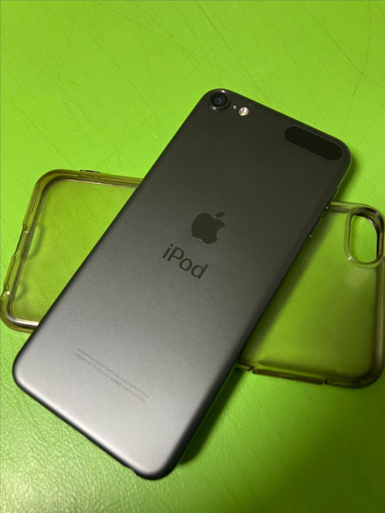 아이팟터치 7세대 32G 스페이스그레이 배터리100 팝니다--1