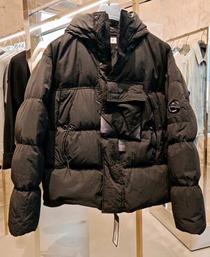 25fw Cp컴퍼니 에코 크롬R 렌즈 와펜 후드 다운 패딩 자켓 블랙100 국내매장판--0
