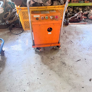 전동 엔진리프트 판매합니다 (정비용) 이미지