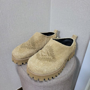 클로그신발(야세*피로 네이티브 베이지 260mm)팝니다