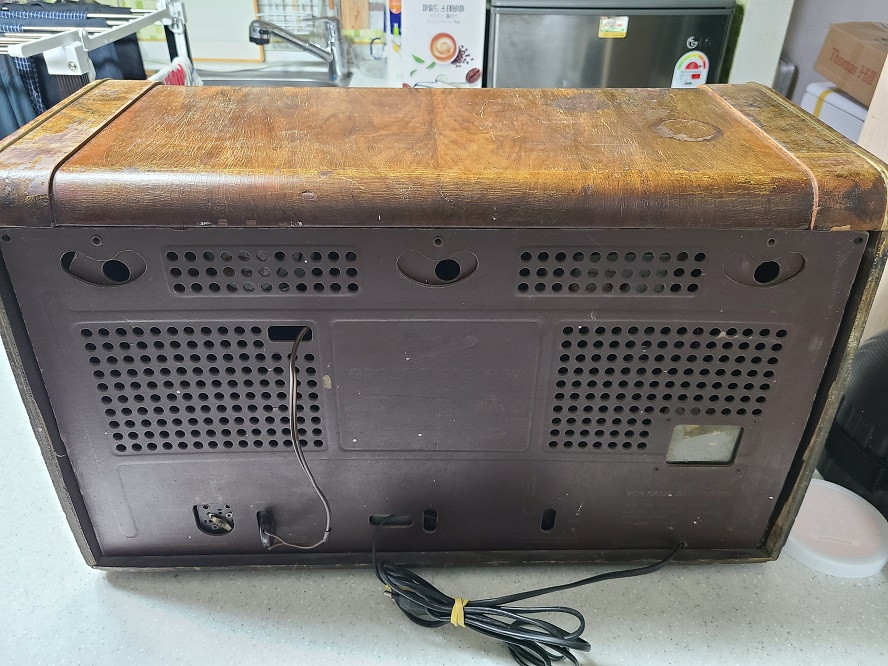 그라츠의 명기 필드 진공관 라디오 162w 팝니다--2