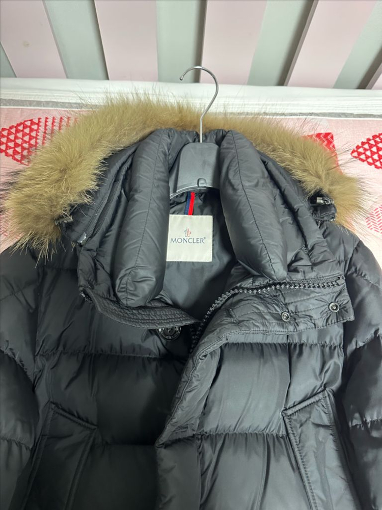 몽클레어 클루니 4사이즈 블랙--3