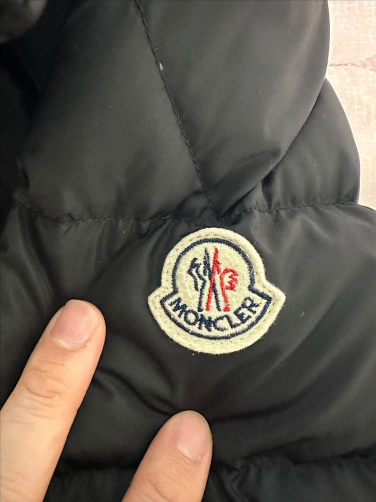 몽클레어 클루니 4사이즈 블랙--6