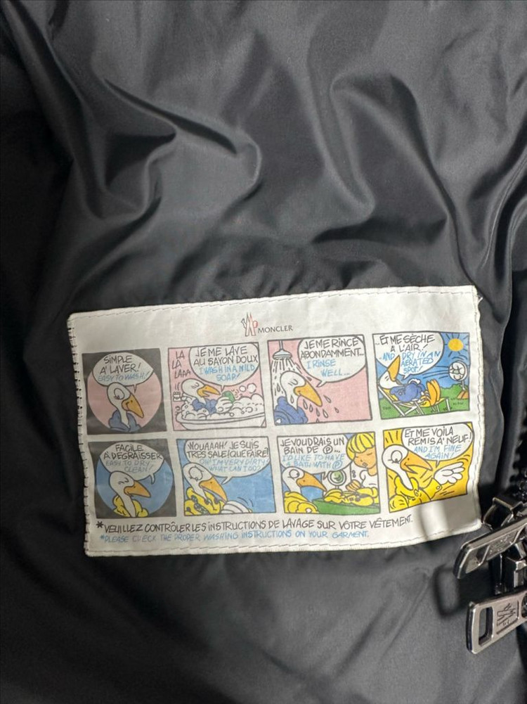 몽클레어 클루니 4사이즈 블랙--7