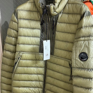 CP컴퍼니 경량 패딩 자켓 디디쉘 (D.D쉘)