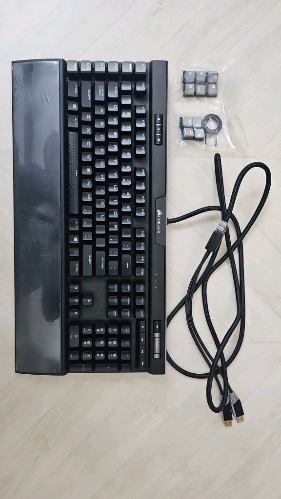 커세어 K95 RGB Platinum 체리 스피드축 키보드--0