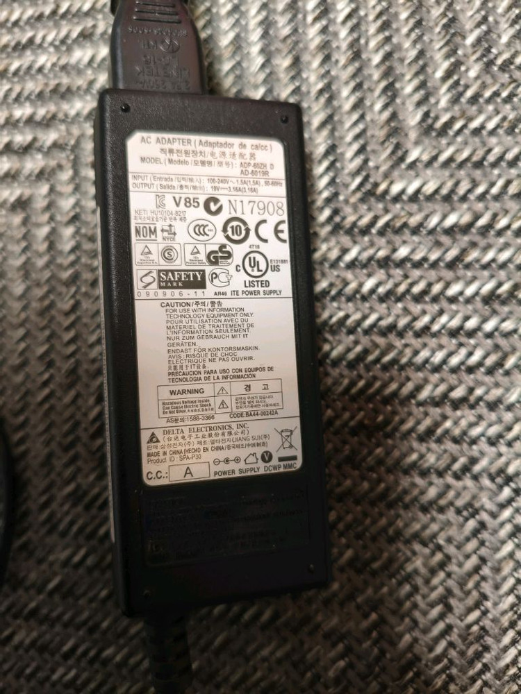 삼성 노트북용 AD-6019R 어댑터--1